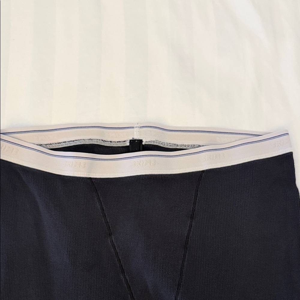 Women’s skims leggings size medium